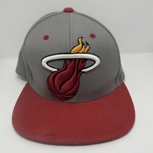 Miami Heat Grey Red Flames Snapback Cap Trucker Hat Mitchell‎ & Ness
